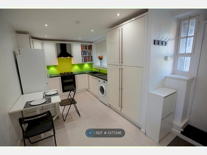 2 Bedroom Flat To Rent In Levita House, London, NW1