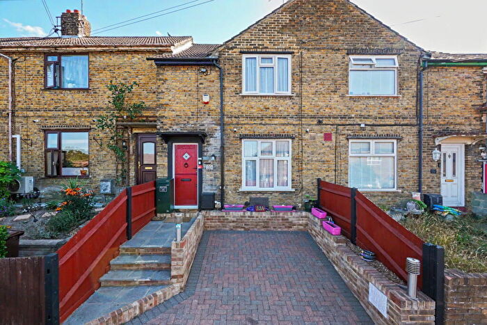 3 Bedroom Terraced House For Sale In Longley Road, Rochester, ME1