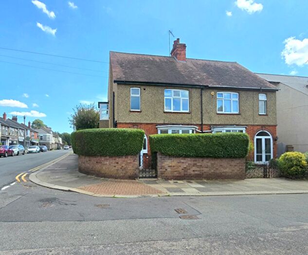 3 Bedroom Semi-Detached House For Sale In Lime Avenue, Abington, NN3