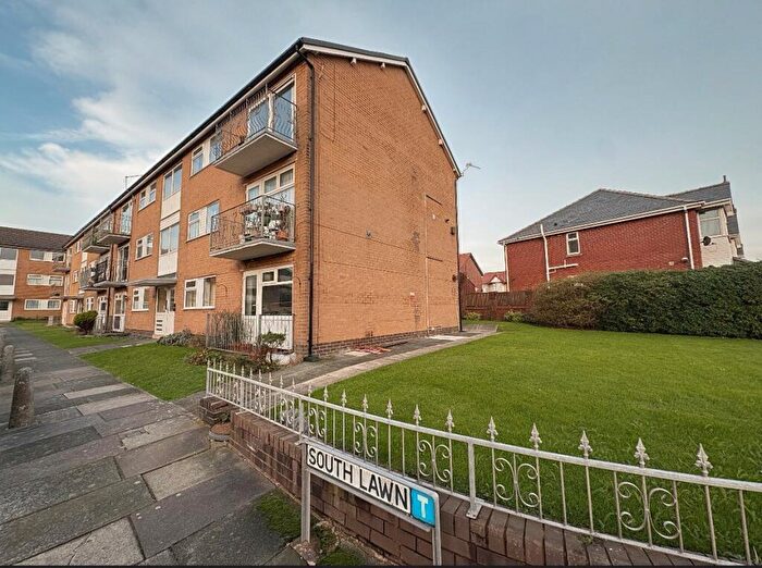2 Bedroom Flat For Sale In South Lawn, Blackpool, Lancashire, FY4