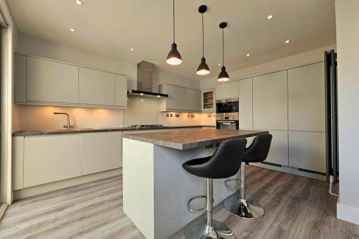 3 Bedroom Property To Rent In Walwyn Avenue, Bromley, BR1