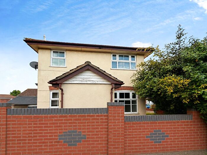 1 Bedroom Detached House For Sale In Hawley Close, Calcot, Reading, RG31