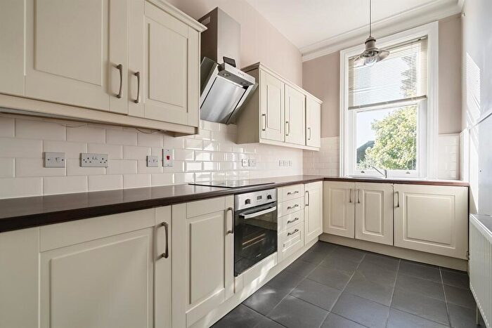 2 Bedroom Apartment To Rent In Bath Road, Reading, RG1