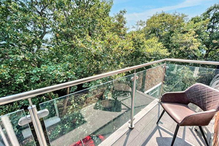 2 Bedroom Flat For Sale In Bournemouth, BH1