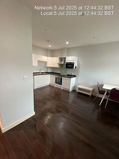 Studio To Rent In Bath Road, Heathrow, UB3