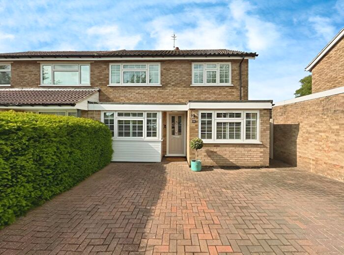 3 Bedroom Semi-Detached House For Sale In Westwood Road, Maidstone, ME15