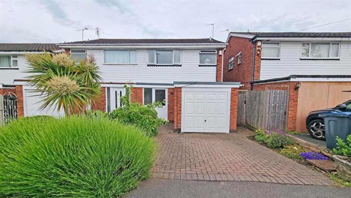 3 Bedroom Semi Detached House For Sale In Hartswell Drive, Kings Heath, Birmingham, B13