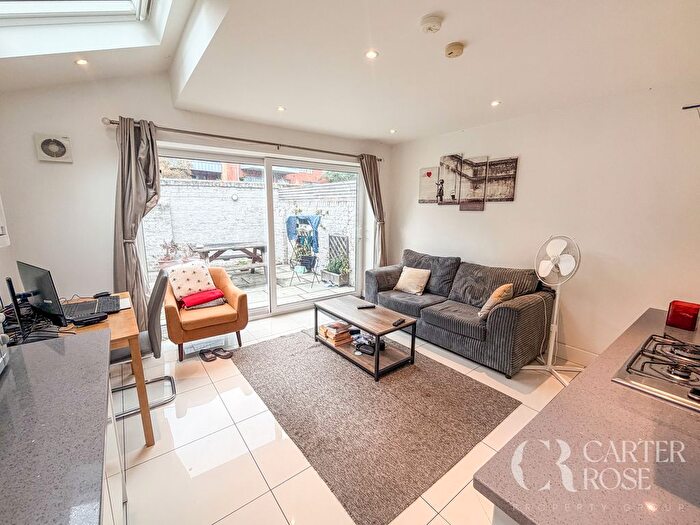 2 Bedroom Flat To Rent In Shakespeare Road, London, SE24