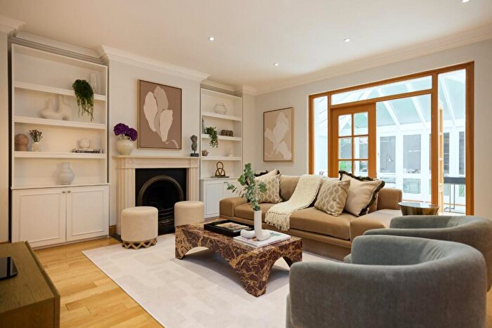 5 Bedroom Flat To Rent In Elm Tree Close, St John's Wood, NW8