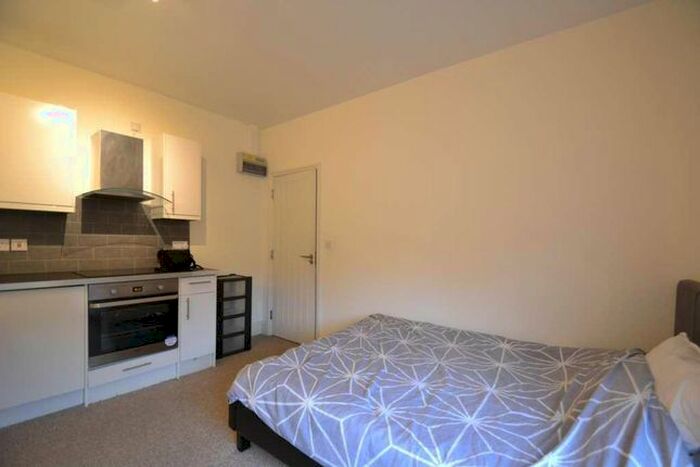 Studio To Rent In The Vale, Acton, W3