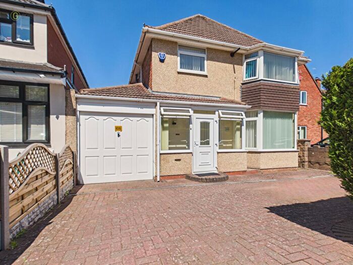 3 Bedroom Detached House For Sale In Chestnut Drive, Castle Bromwich, Solihull, B36