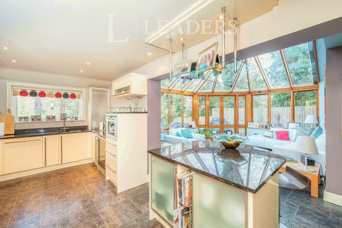 4 Bedroom Semi-Detached House To Rent In Tarvin Road, Chester, CH3