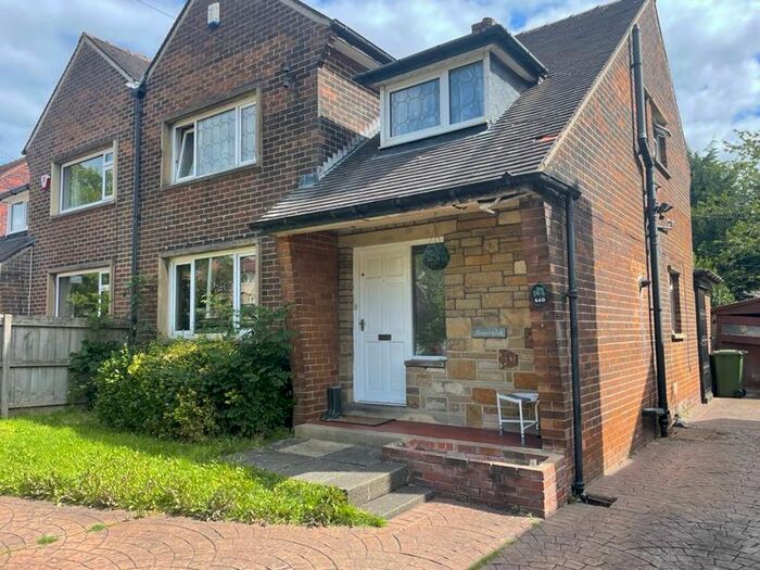 3 Bedroom Semi-Detached House To Rent In Bradford Road, Huddersfield, HD2