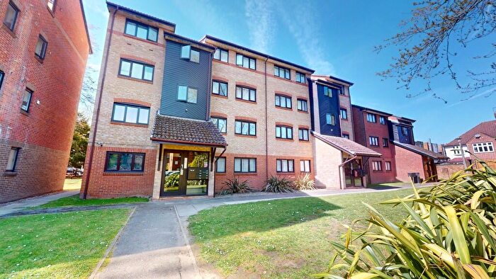 2 Bedroom Flat For Sale In St. Christophers Gardens, Thornton Heath, CR7