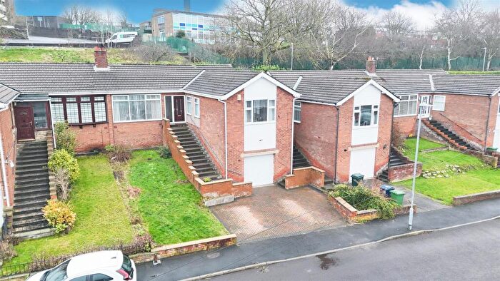 3 Bedroom Semi Detached House For Sale In Ivanhoe View, Low Fell, Gateshead, NE9