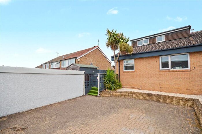 3 Bedroom Bungalow For Sale In Wesley Croft, Leeds, LS11