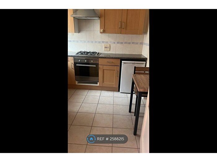 1 Bedroom Flat To Rent In Heathwall Street, Clapham Junction, SW11