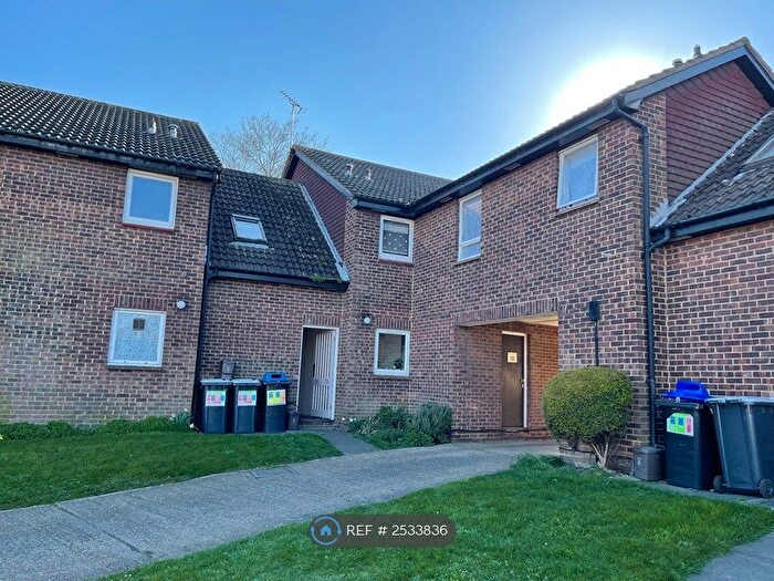 Studio To Rent In Wyatt Road, Crayford, DA1