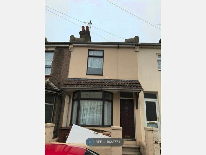3 Bedroom Terraced House To Rent In King Edward Road, Gillingham, ME7
