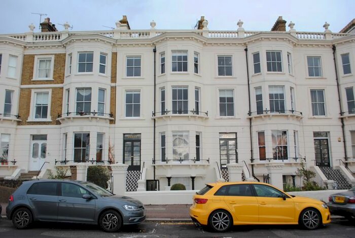 4 Bedroom Flat To Rent In Clifton Terrace, Southend-On-Sea, SS1