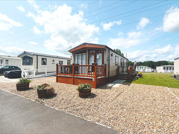 3 Bedroom Caravan For Sale In Three Bed Regal Inspiration, Caldecott Hall Country Park, Beccles Road, Fritton, Norfolk, NR31