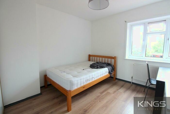 6 Bedroom Semi-Detached House To Rent In Mayfield Road, SO17