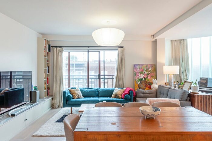 2 Bedroom Flat For Sale In Graham Street, Angel, N1