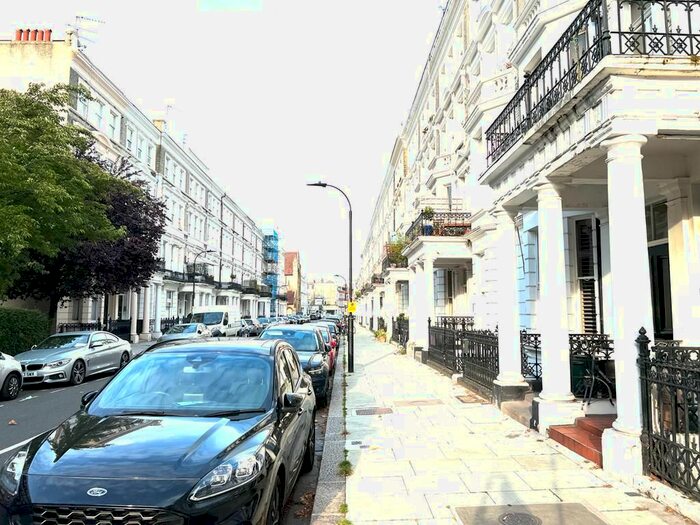 2 Bedroom Flat To Rent In Castletown Road, London, W14
