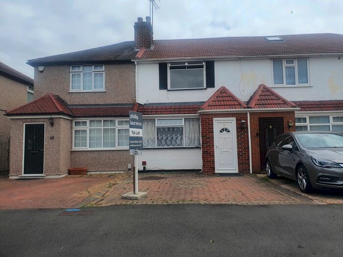 3 Bedroom Terraced House To Rent In Woodrow Avenue, Hayes, UB4