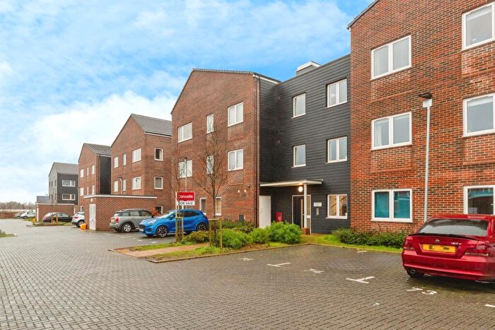 2 Bedroom Flat For Sale In Blossom Drive, Welwyn Garden City, AL7