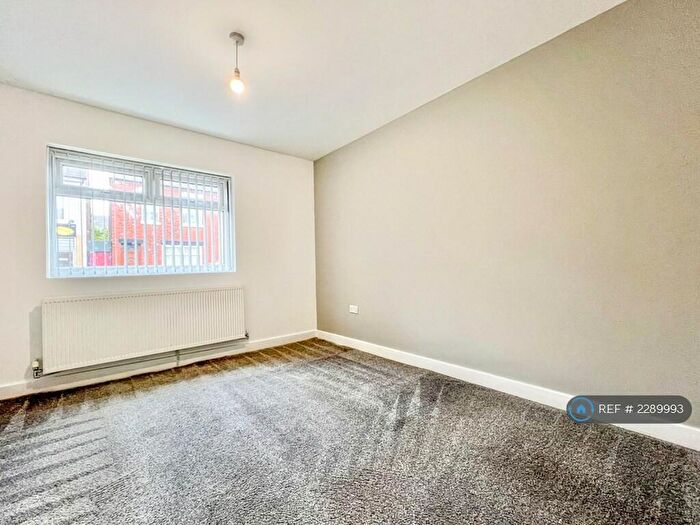 2 Bedroom Flat To Rent In Parrin Lane, Eccles, Manchester, M30