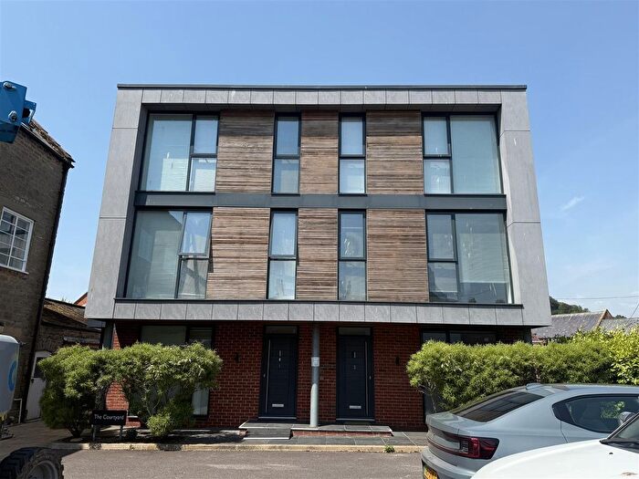 1 Bedroom Flat To Rent In West Street, Bridport, DT6