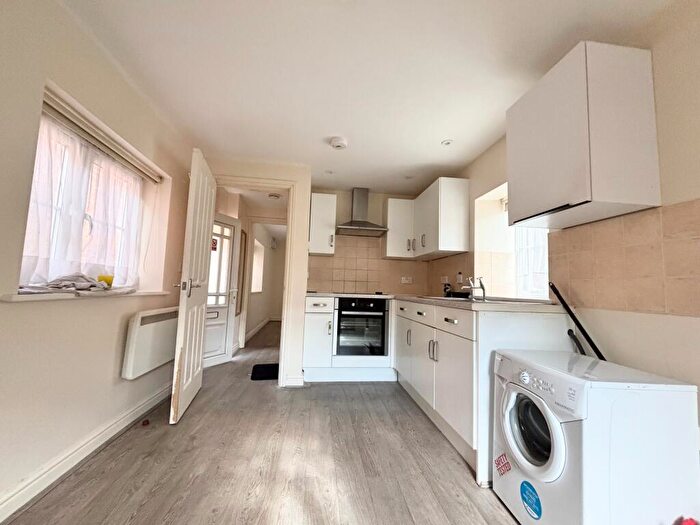 1 Bedroom Bungalow To Rent In George Street, Warminster, BA12