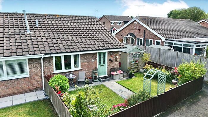 2 Bedroom Bungalow For Sale In Littlemore Close, Saughall Massie, Wirral, CH49