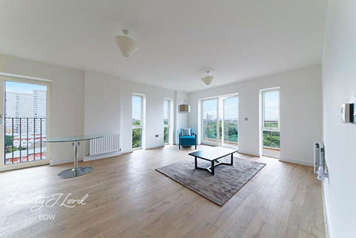 2 Bedroom Penthouse To Rent In St Clements Avenue, London, E3