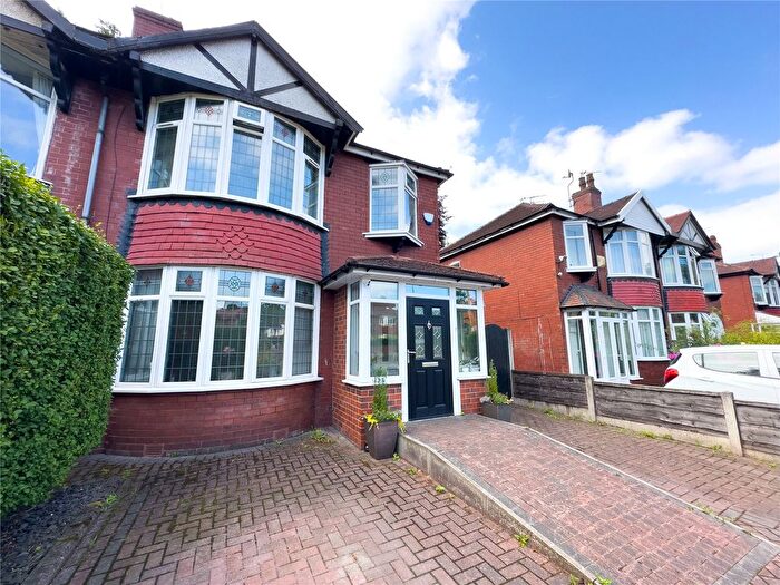 3 Bedroom Semi-detached House For Sale In Hilton Lane, Prestwich, M25
