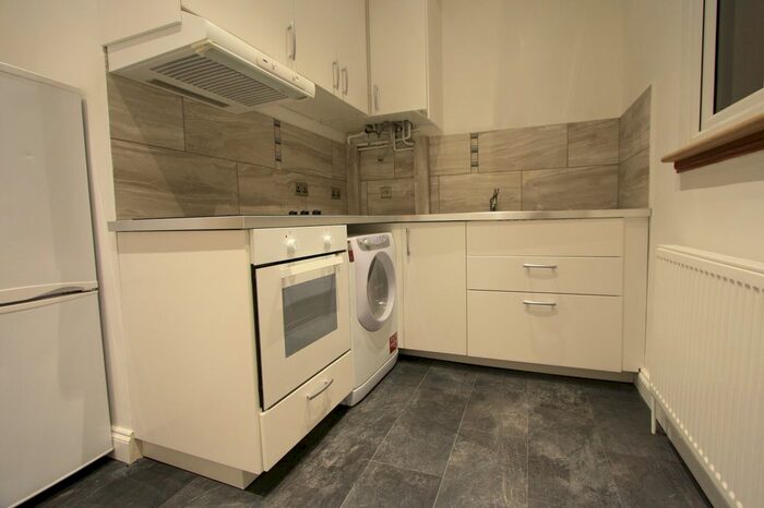 2 Bedroom Flat To Rent In Cornwall Road, London, N15