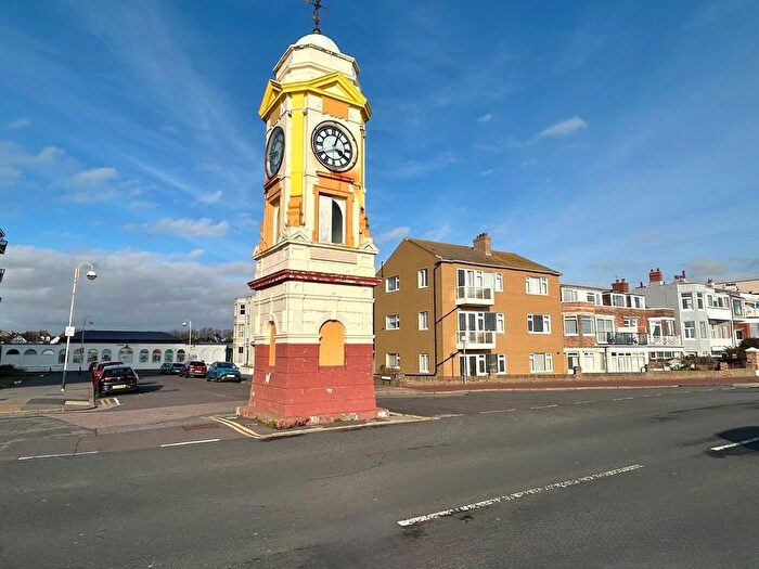 2 Bedroom Flat For Sale In Park Avenue, Bexhill On Sea, TN39