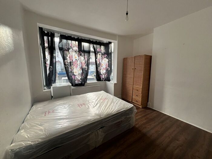 1 Bedroom Studio To Rent In St. Barnabas Road, CR4