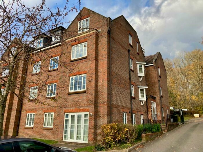 2 Bedroom Apartment To Rent In Gatton Park Road, Redhill, RH1