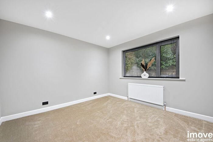 2 Bedroom Bungalow For Sale In Primley Park, Paignton, TQ3