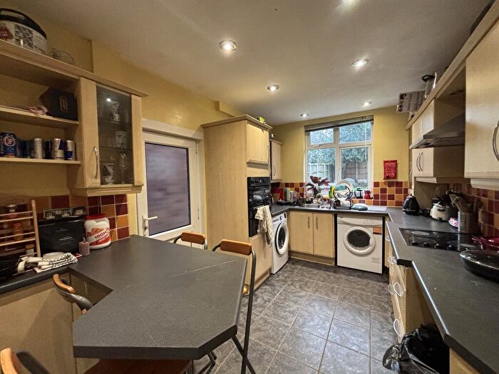 5 Bedroom House To Rent In Charnock Avenue, Wollaton Park, East Midlands, NG8