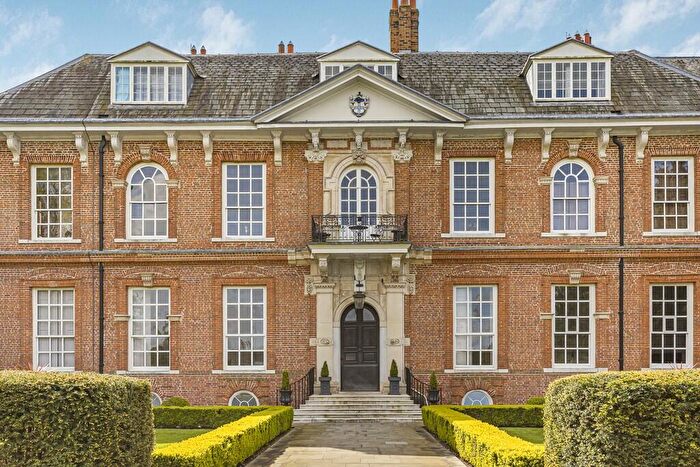 2 Bedroom Apartment To Rent In Balls Park, Hertford, SG13