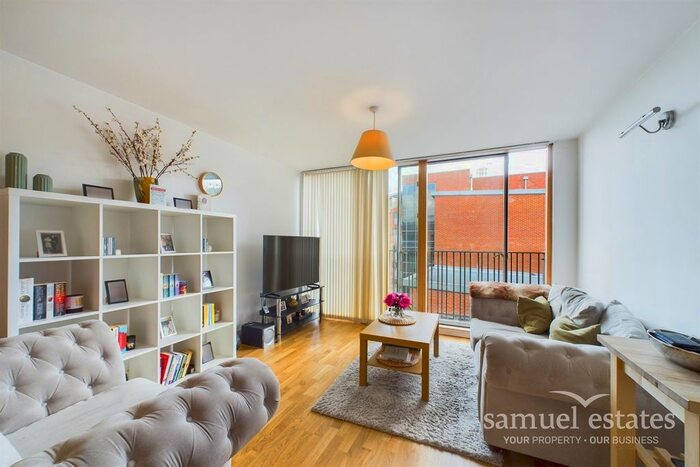 1 Bedroom Flat To Rent In Bennets Courtyard, Colliers Wood, SW19