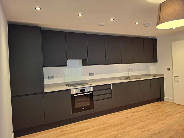 2 Bedroom Flat To Rent In Carrs Road, Cheadle, SK8