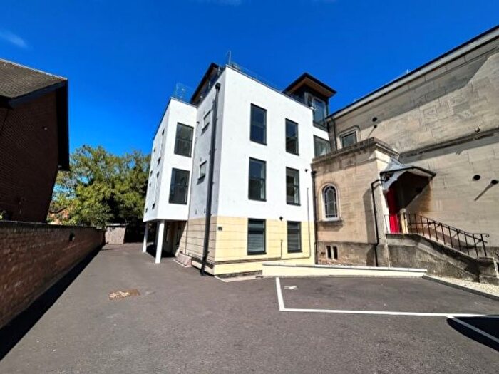 2 Bedroom Flat To Rent In London Road, Gloucester, GL1