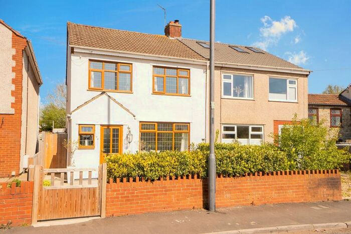 4 Bedroom House To Rent In Cadbury Heath Road, Bristol, BS30