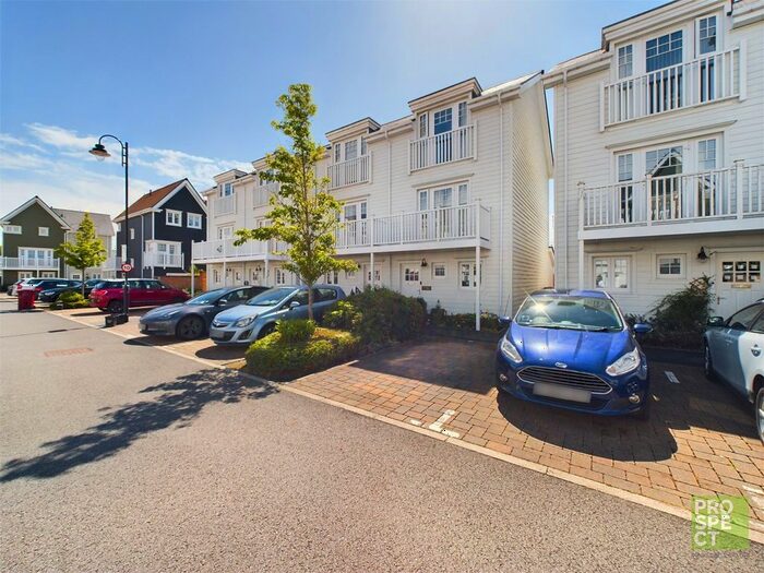 3 Bedroom Semi-Detached House To Rent In Vermont Street, Reading, Berkshire, RG2