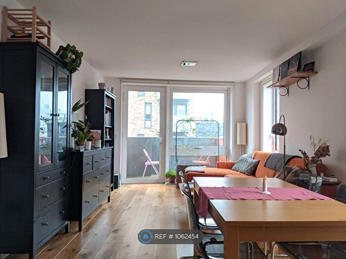 2 Bedroom Flat To Rent In Killick Way, London, E1