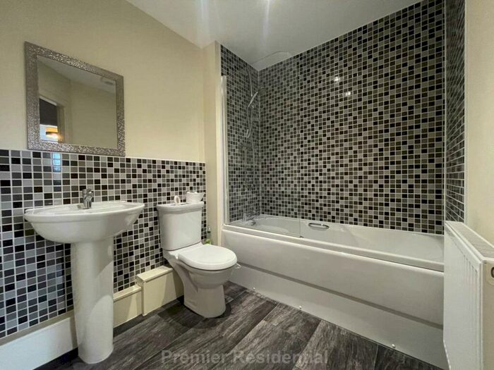 2 Bedroom Apartment To Rent In Corbel House, Monton, M30